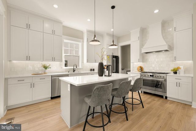 5707 9TH ST N, Arlington, VA 22205