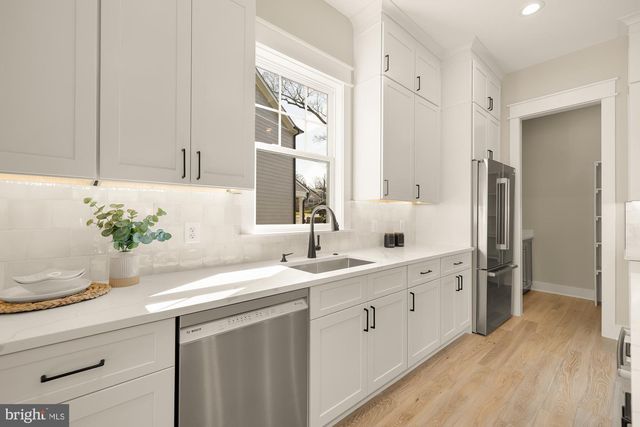 5707 9TH ST N, Arlington, VA 22205