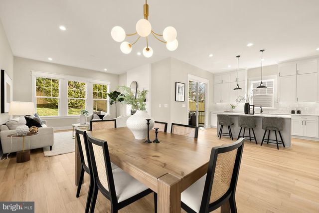 5707 9TH ST N, Arlington, VA 22205