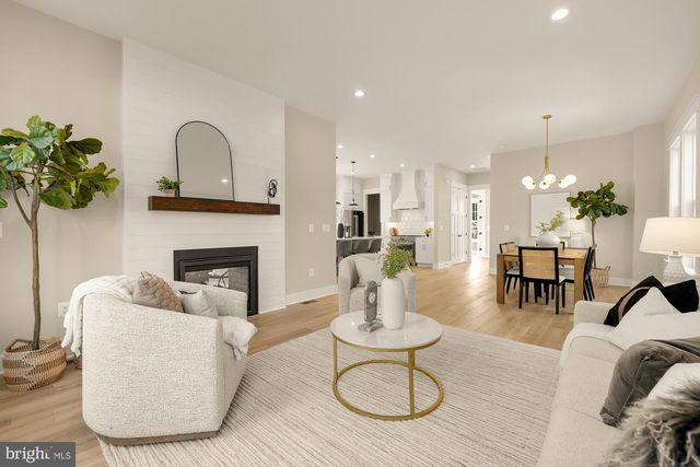 5707 9TH ST N, Arlington, VA 22205