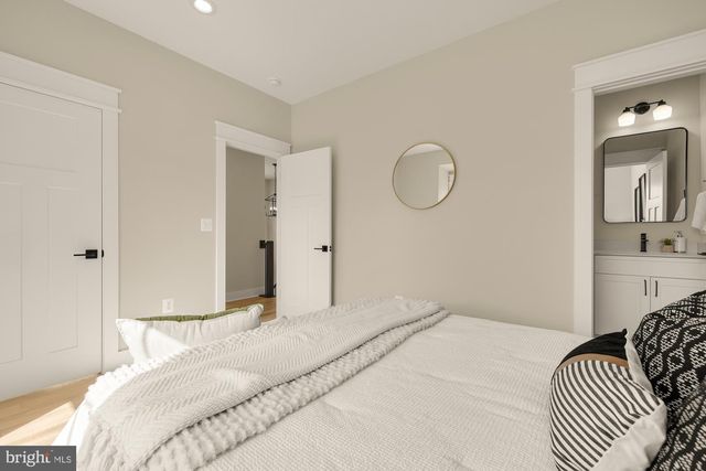 5707 9TH ST N, Arlington, VA 22205