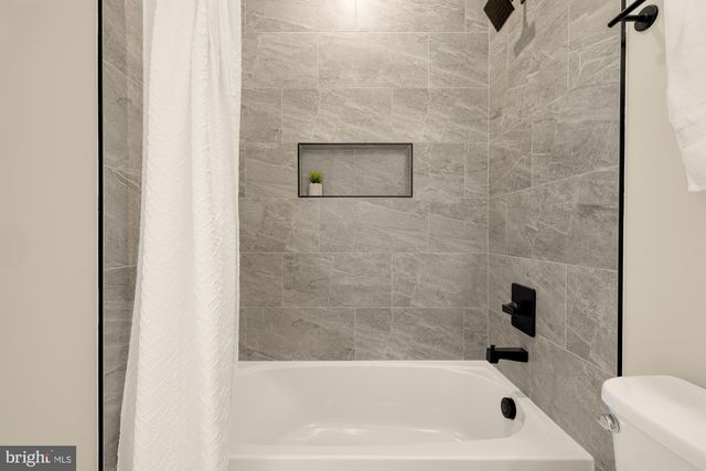 5707 9TH ST N, Arlington, VA 22205