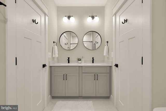 5707 9TH ST N, Arlington, VA 22205