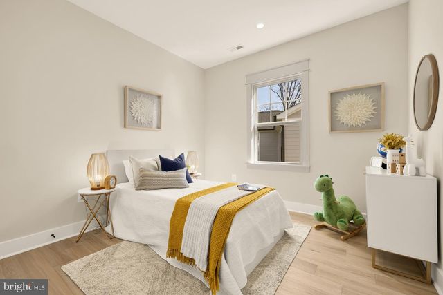 5707 9TH ST N, Arlington, VA 22205