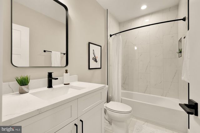 5707 9TH ST N, Arlington, VA 22205