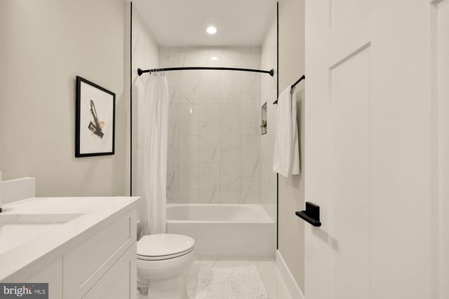 5707 9TH ST N, Arlington, VA 22205