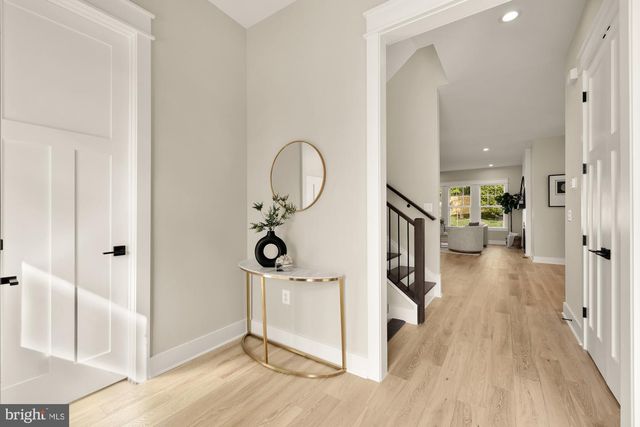 5707 9TH ST N, Arlington, VA 22205