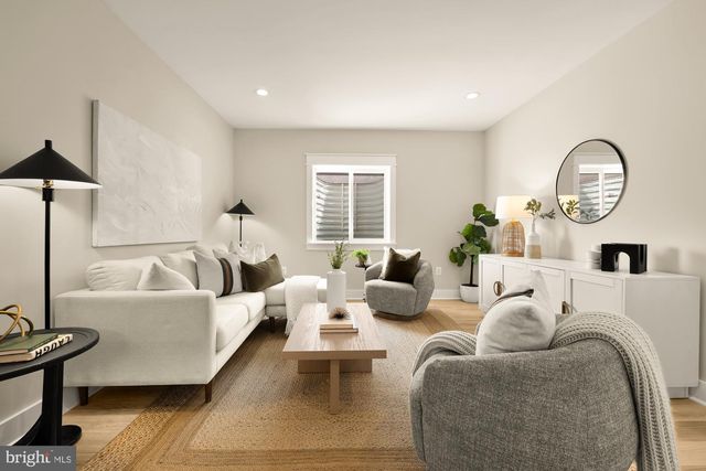 5707 9TH ST N, Arlington, VA 22205