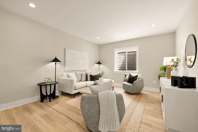 5707 9TH ST N, Arlington, VA 22205