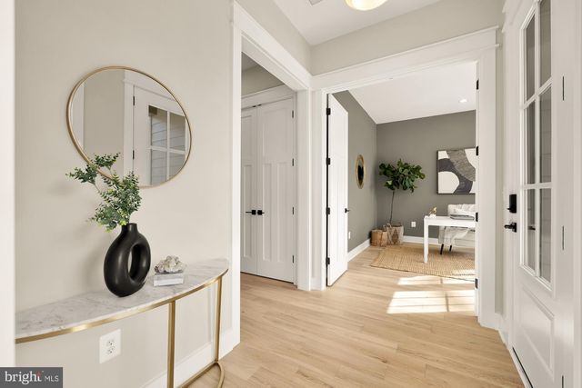 5707 9TH ST N, Arlington, VA 22205