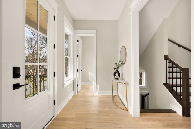 5707 9TH ST N, Arlington, VA 22205