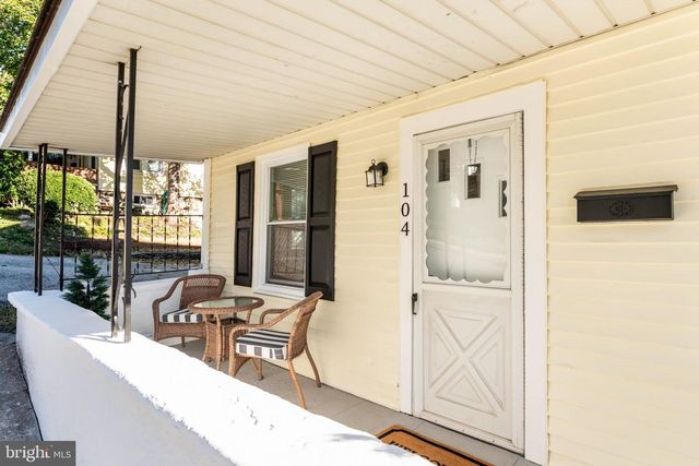 104 MERION AVE, West Conshohocken, PA 19428