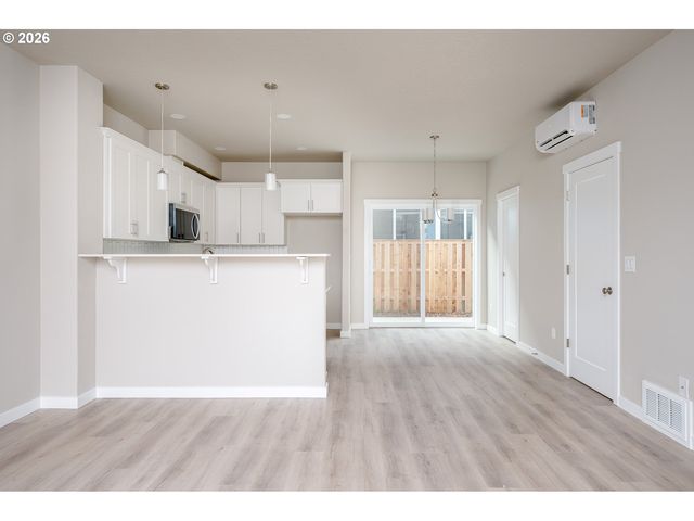 8355 N Newman Ave, Portland, OR 97203