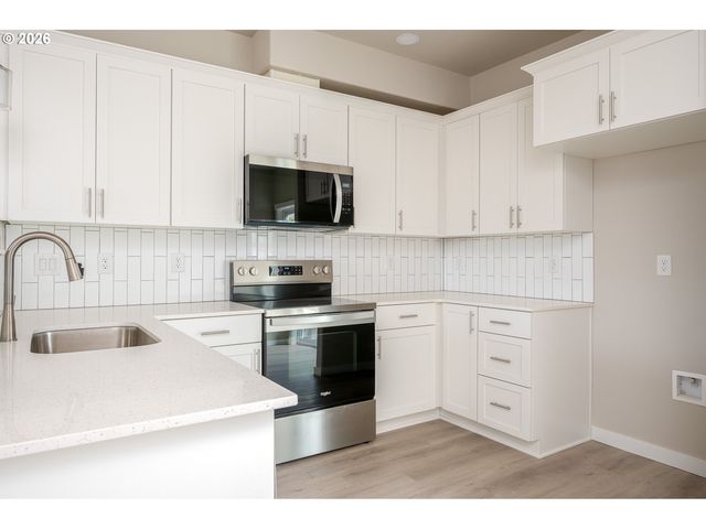 8355 N Newman Ave, Portland, OR 97203