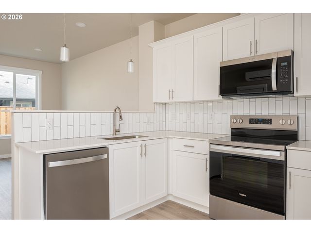 8355 N Newman Ave, Portland, OR 97203