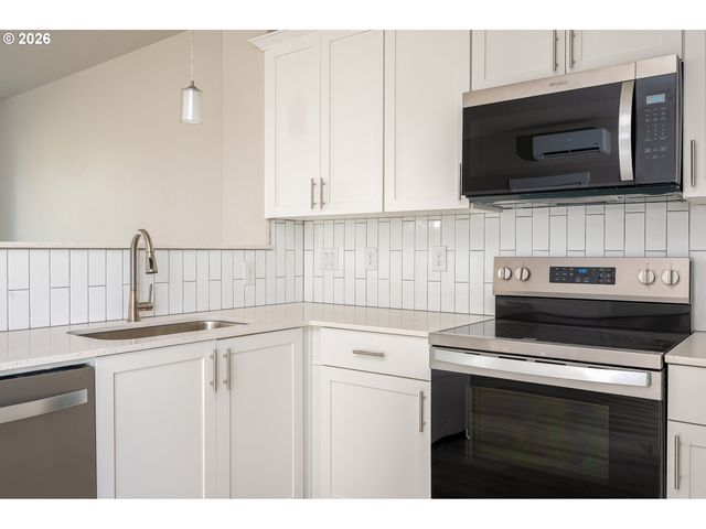 8355 N Newman Ave, Portland, OR 97203