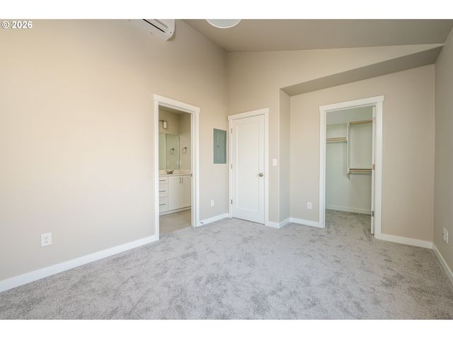 8355 N Newman Ave, Portland, OR 97203