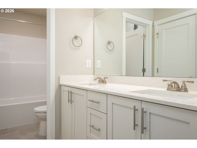 8355 N Newman Ave, Portland, OR 97203