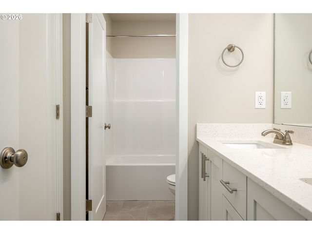 8355 N Newman Ave, Portland, OR 97203