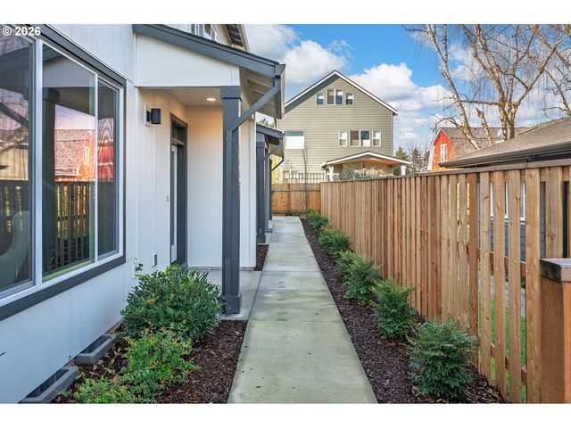 8355 N Newman Ave, Portland, OR 97203