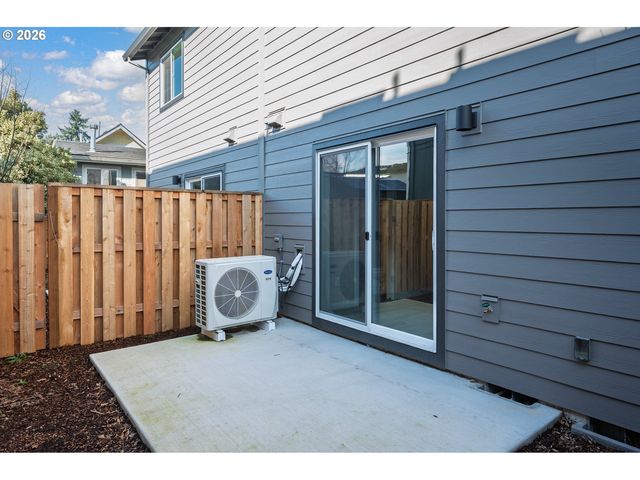 8355 N Newman Ave, Portland, OR 97203