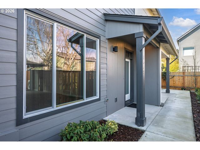 8355 N Newman Ave, Portland, OR 97203
