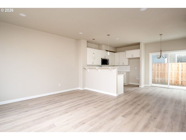 8355 N Newman Ave, Portland, OR 97203