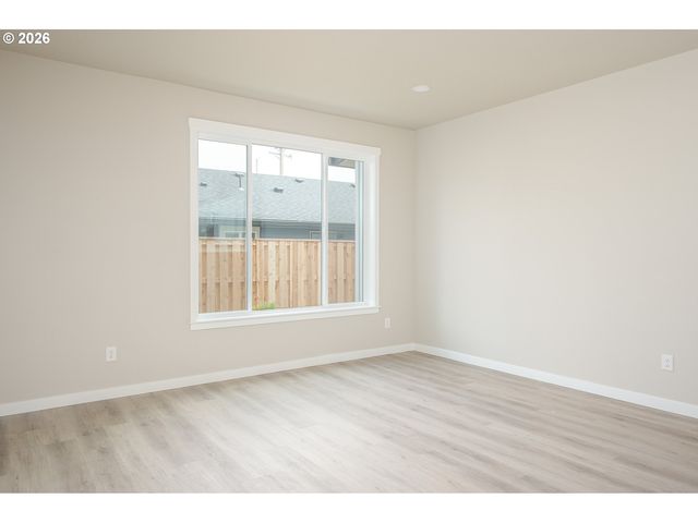 8355 N Newman Ave, Portland, OR 97203