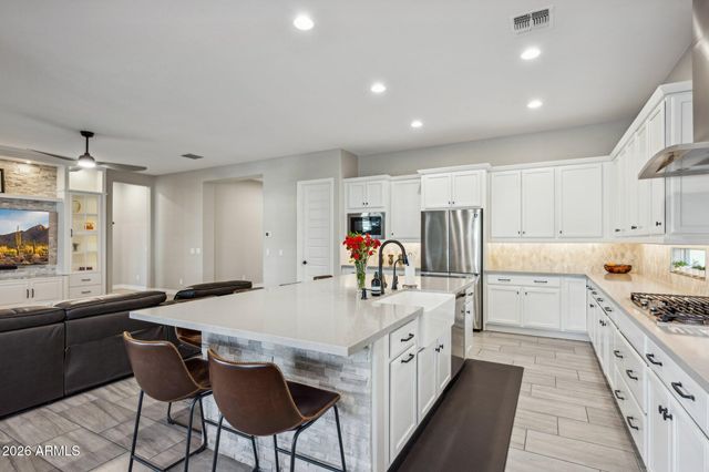 10720 E THORNTON Avenue, Mesa, AZ 85212