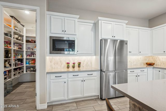 10720 E THORNTON Avenue, Mesa, AZ 85212