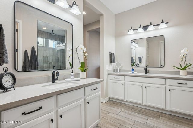 10720 E THORNTON Avenue, Mesa, AZ 85212