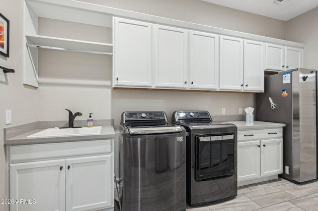 10720 E THORNTON Avenue, Mesa, AZ 85212