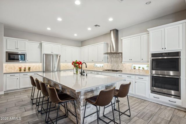 10720 E THORNTON Avenue, Mesa, AZ 85212