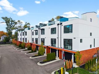 533 E Harrison Avenue 20, Royal Oak, MI 48067