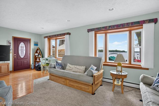 9450 Dexter Pinckney Road, Pinckney, MI 48169