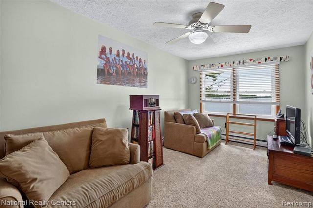 9450 Dexter Pinckney Road, Pinckney, MI 48169