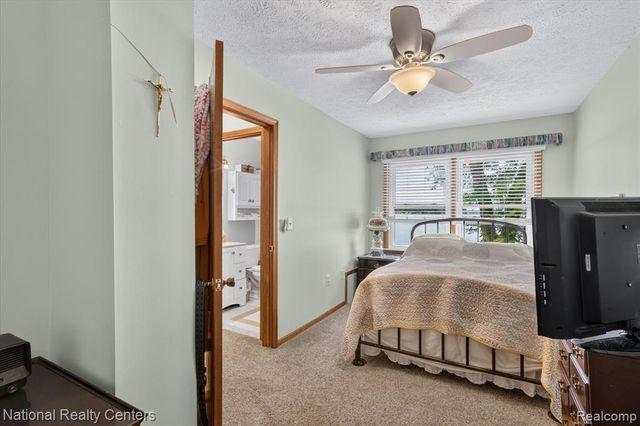 9450 Dexter Pinckney Road, Pinckney, MI 48169