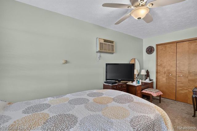 9450 Dexter Pinckney Road, Pinckney, MI 48169