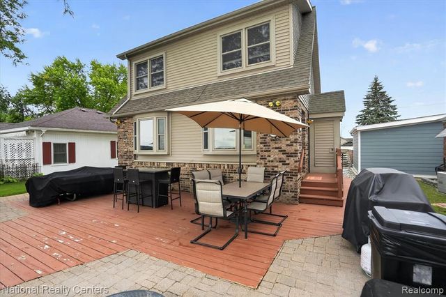9450 Dexter Pinckney Road, Pinckney, MI 48169
