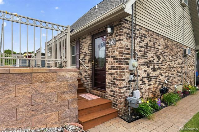 9450 Dexter Pinckney Road, Pinckney, MI 48169