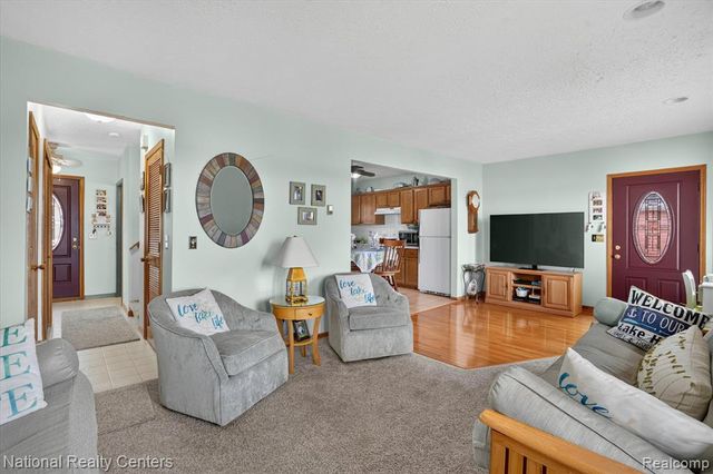 9450 Dexter Pinckney Road, Pinckney, MI 48169