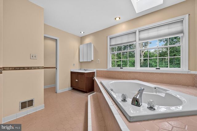 1482 WESTCLIFF DR, Pasadena, MD 21122