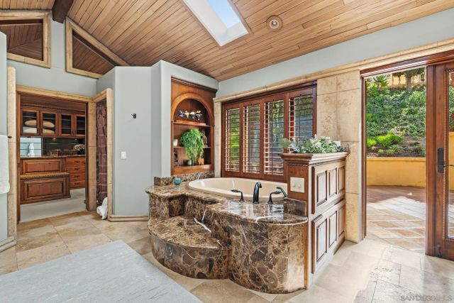 2969 Racetrack View, Del Mar, CA 92014