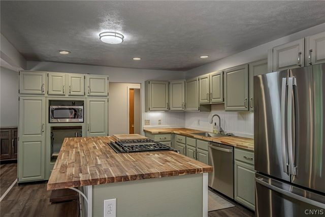 7965 Hillside Court, Floyd, NY 13440