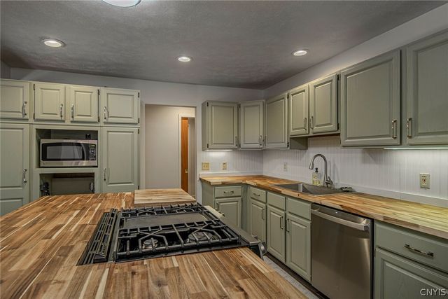 7965 Hillside Court, Floyd, NY 13440