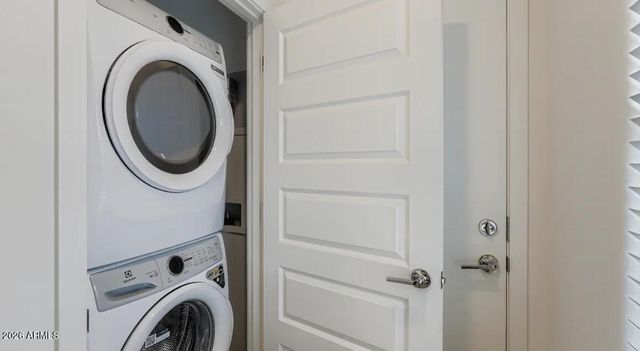 2081 W ROSELLE Avenue, Apache Junction, AZ 85120