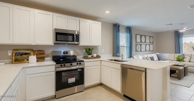 2081 W ROSELLE Avenue, Apache Junction, AZ 85120