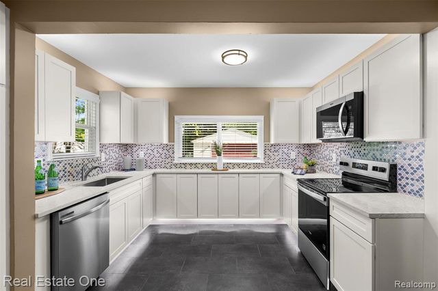 1411 Bauman Avenue, Royal Oak, MI 48073