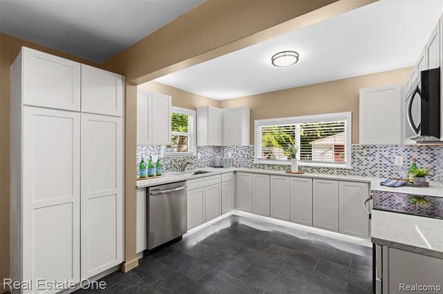 1411 Bauman Avenue, Royal Oak, MI 48073