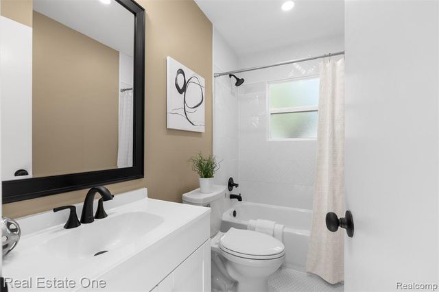 1411 Bauman Avenue, Royal Oak, MI 48073